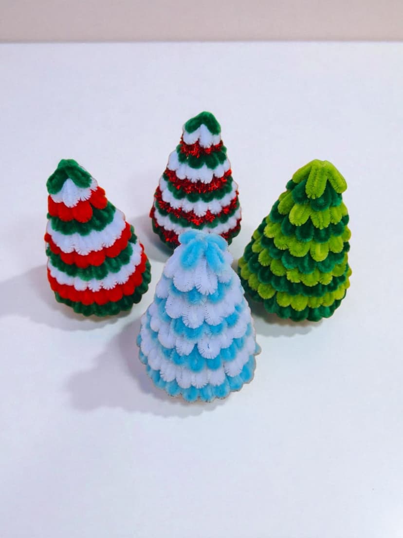 Mini Árvore de Natal Artesanal – 10 cm